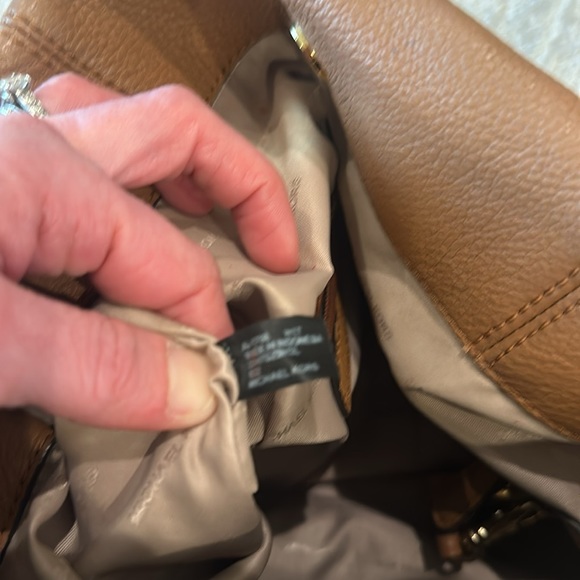 Michael Kors Large Pebbled Leather HOBO bag - Picture 5 of 12